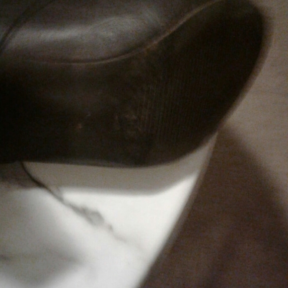 Boots - Picture 3 of 5